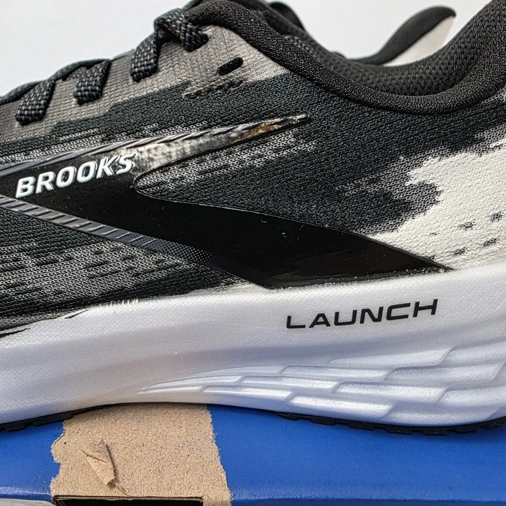 NEW Brooks Launch 11 Women's Run & Walk Shoes Black/White Size 6‎ Medium/B #0803